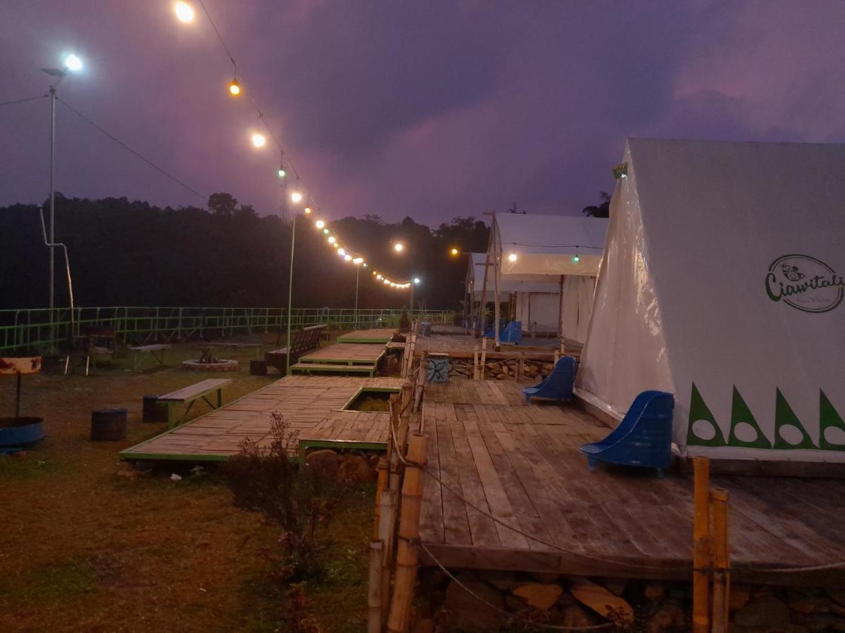 Ciawitali Glamping Hotel Cibitung Dua Exterior photo