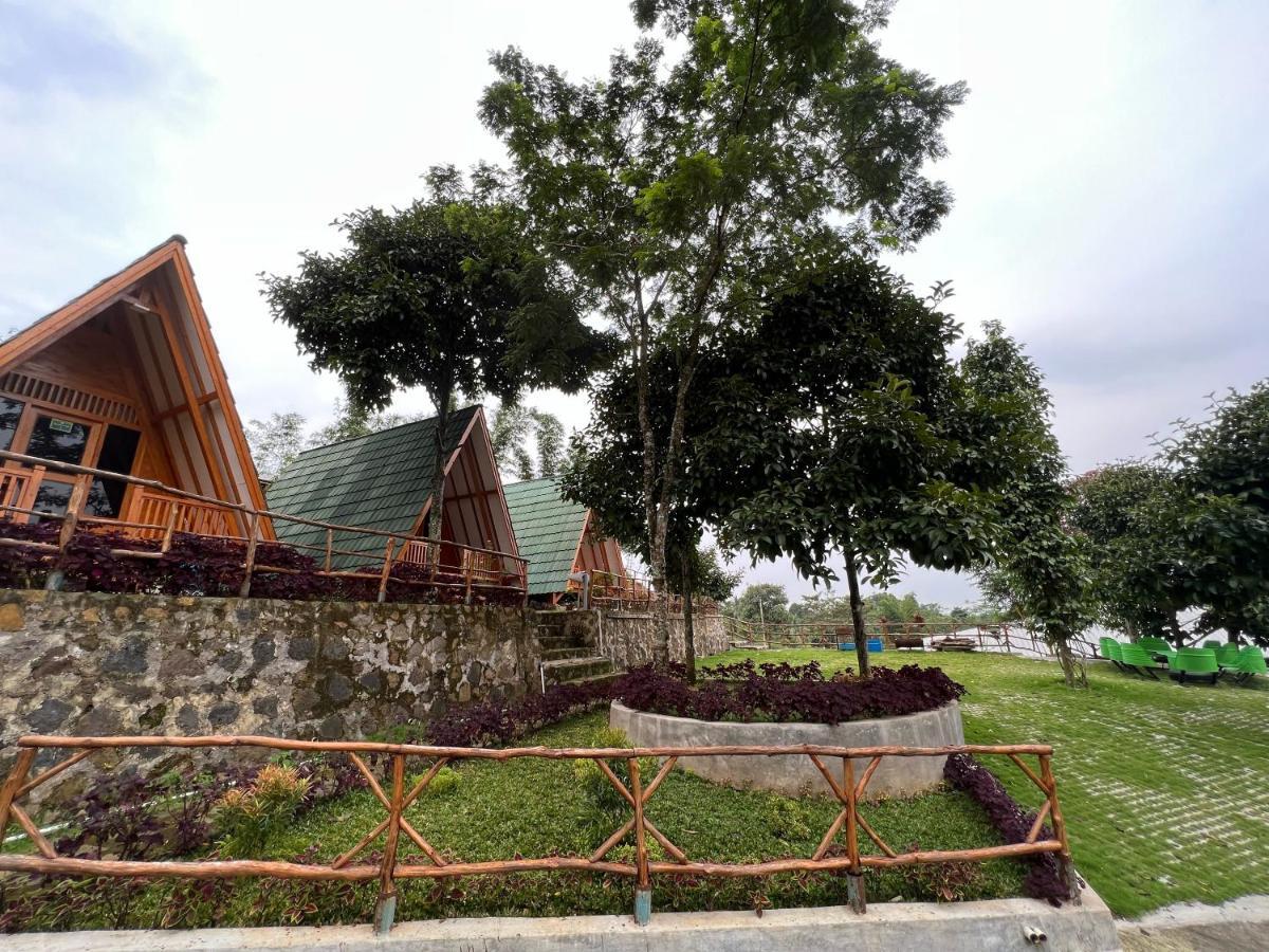 Ciawitali Glamping Hotel Cibitung Dua Exterior photo